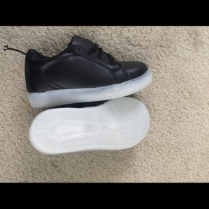 Black light up shoes toddler size 9